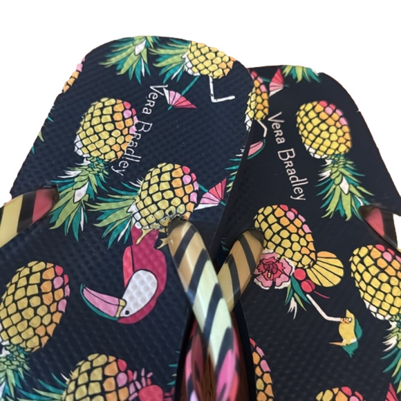 Vera Bradley Tucan & Pineapple Flip Flops Size Large (9 - 10) - Picture 2 of 4